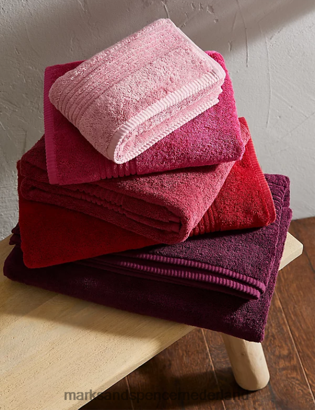 Marks & Spencer unisex Luxe handdoek van Egyptisch katoen bessen rood accessoires N8VZP3614
