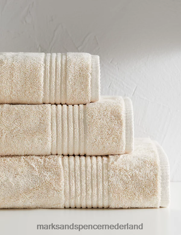 Marks & Spencer unisex Luxe handdoek van Egyptisch katoen vanille accessoires N8VZP3649