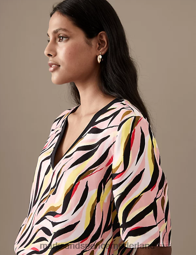 Marks & Spencer vrouwen blouse met cupro-rijke print en v-hals lichtroze mix kleding N8VZP1871