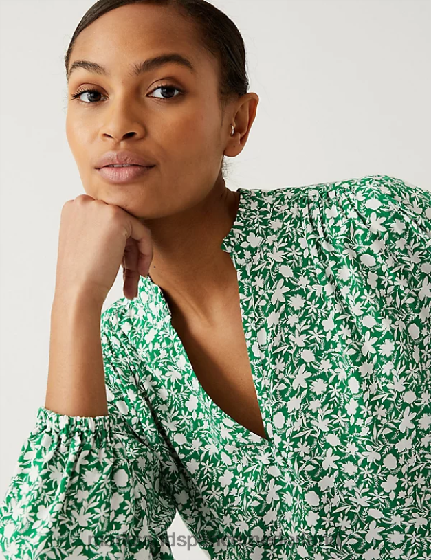 Marks & Spencer vrouwen popoverblouse met V-hals en bloemenprint groene mix kleding N8VZP1040